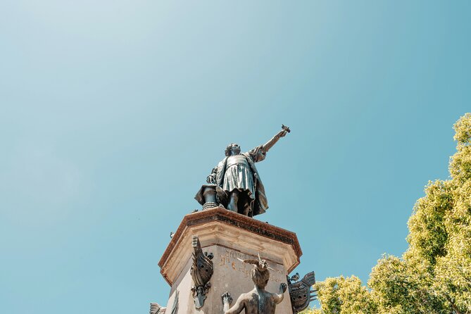 Santo Domingo Small Group Walking Tour: Beer and Specialty Coffee - Plaza de España and the Alcazar de Colon