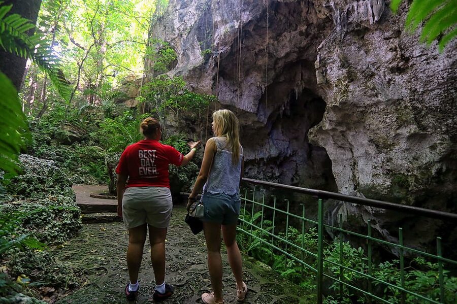 Santo Domingo: Three Eyes National Park Guided Tour - Walking the trails above the caves