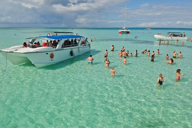 Saona Island Catamaran Adventure with Free Food and Transportation - How the group size changes the experience