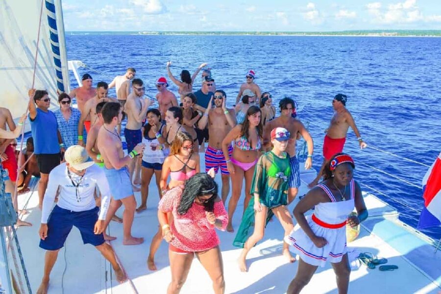 SAONA ISLAND: Catamaran Boat with Open Bar, Lunch and More.. - Saona Island is worth the long day
