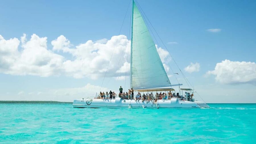 SAONA ISLAND: Catamaran Boat with Open Bar, Lunch and More.. - Your morning starts with hotel pickup