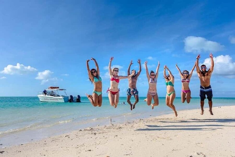 SAONA ISLAND: Catamaran Boat with Open Bar, Lunch and More.. - Catamaran sailing sets the tone
