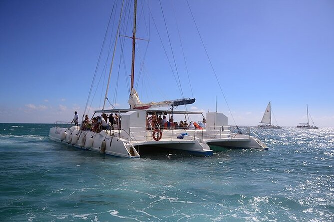 Saona island full day tours - catamarán party from santo domingo - The long road from Columbus Park to Bayahibe