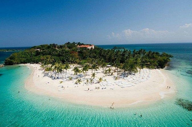 Saona Island Private +8 People Platinum Transfer - What the guide service adds