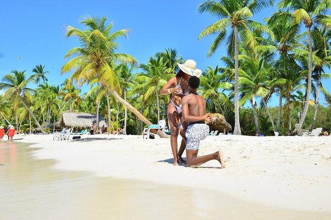 Saona Island Punta Cana - The Dominican buffet and included drinks