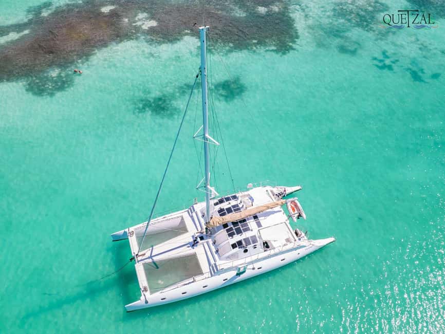Saona island - Small group tour - Luxury catamaran - The first sail to Catuano and its 45-minute snorkel