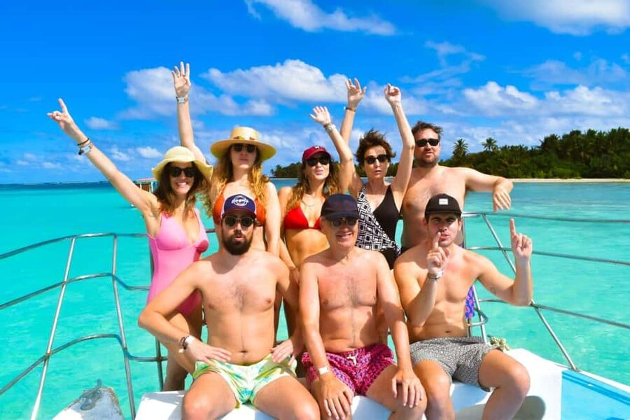 Saona Island Tour From Santo Domingo with Lunch and Pickup - Guides, safety, and the human side of the day