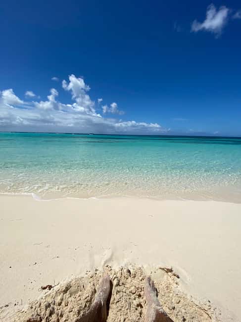 Saona Island VIP: 4 Beaches , Mano Juan & Canto de la Playa - Guides, language, and the group feel