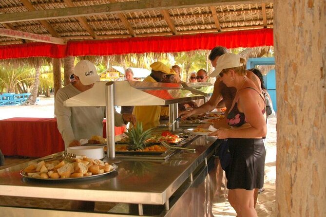 Saona Island VIP Experience – Private Boat for Up to 20 People - Service, communication, and the current value