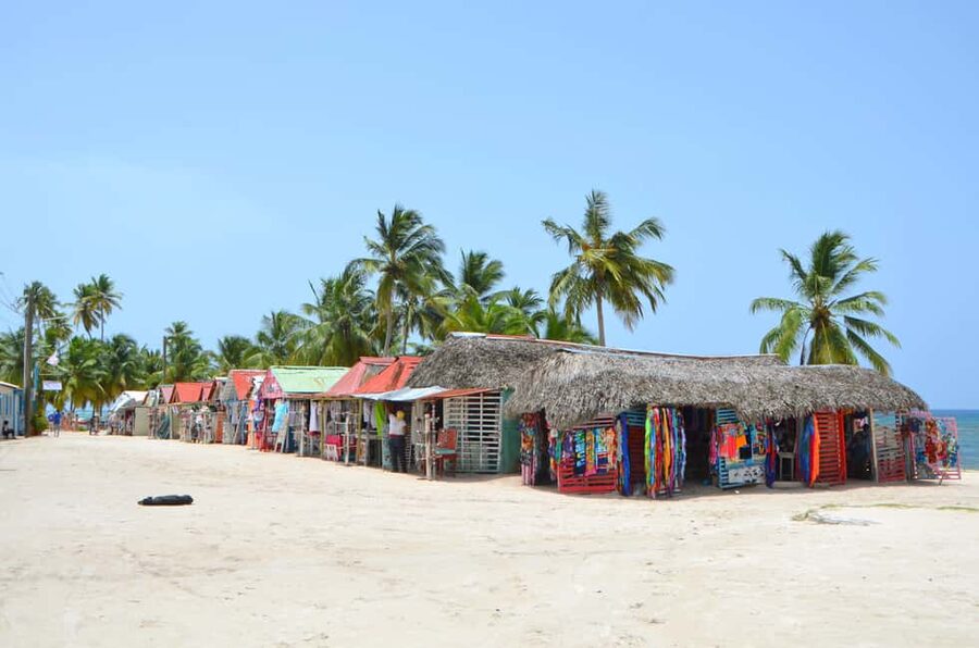 Saona Special Tour: Four Beaches & Canto Experience - Saona Paradise, lunch, and three hours by the sea