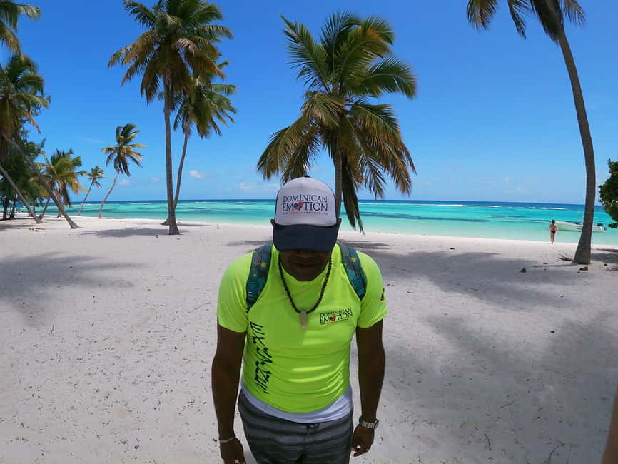 Saona Special Tour: Four Beaches & Canto Experience - A short look at Mano Juan