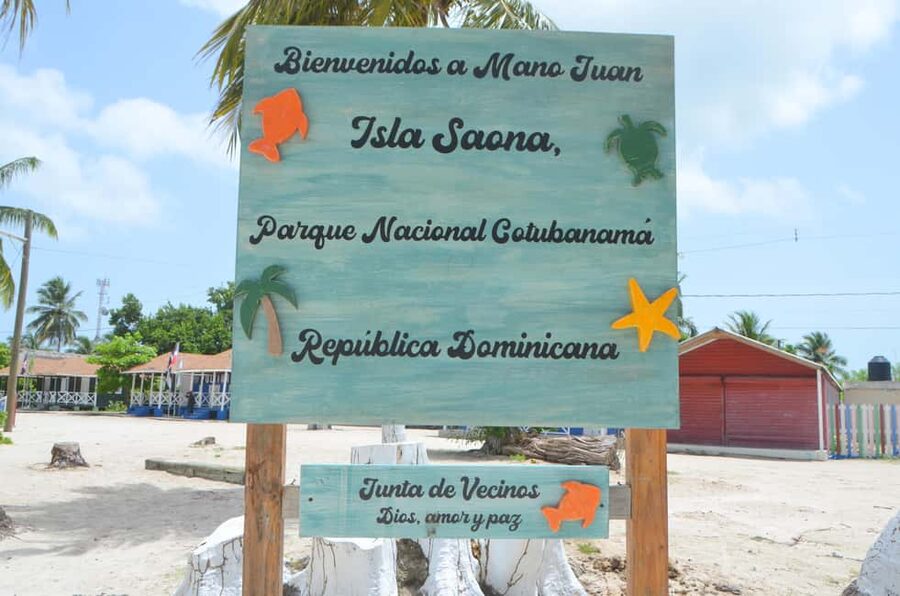 Saona Special Tour: Four Beaches & Canto Experience - How the tour handles the crowded island problem