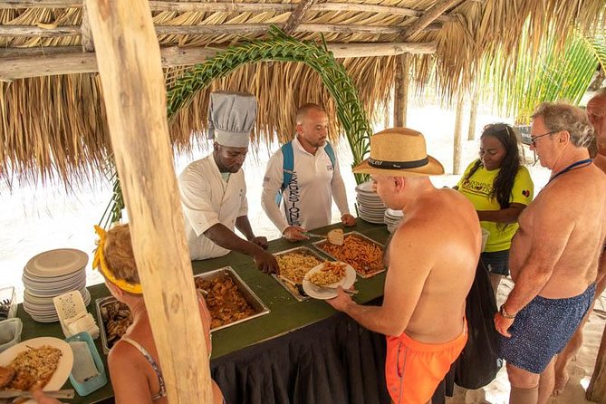 Saona Vip speedboat - Lunch under the palms, with a value check