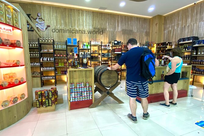 Shopping tour Punta Cana rum cigars coffee larimar chocolate souvenirs mamajuan - Chocolate factory and Dominican coffee