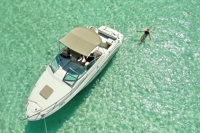 Snorkel & Sandbar on Private Searay Yacht 25ft in Cap Cana Marina ,Punta Cana - Key points at a glance