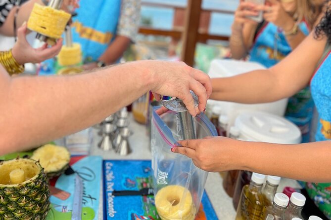 The piña colada experience - The guide names and a destination detail to check