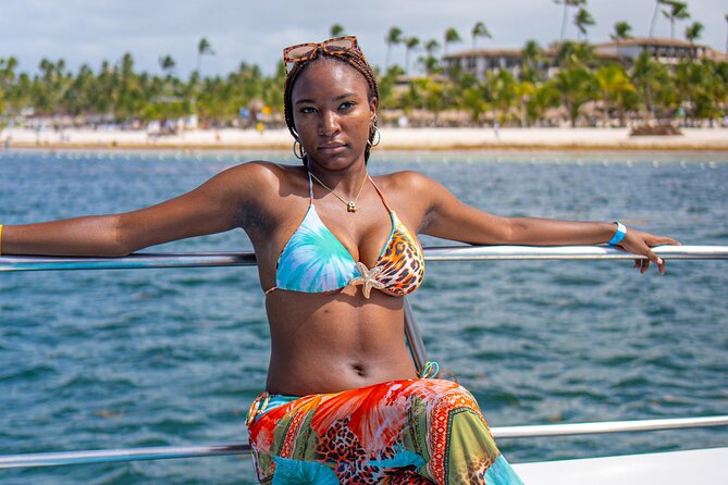 The Wildest Hip Hop Party Boat in Punta Cana Adults Only - Dancing at the Shallow Natural Pool