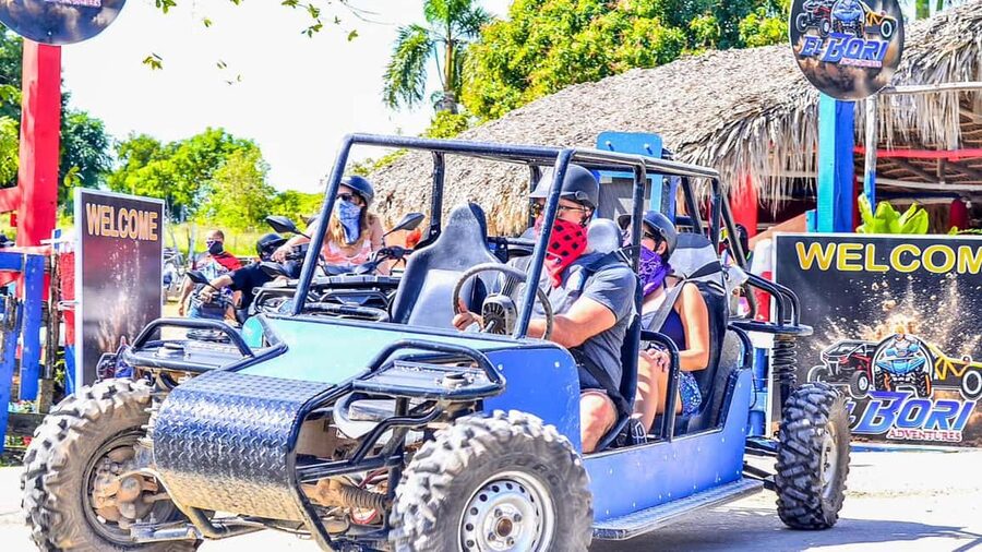 Tour en buggy en Punta Cana - The Dominican home and the reality of the sales stop