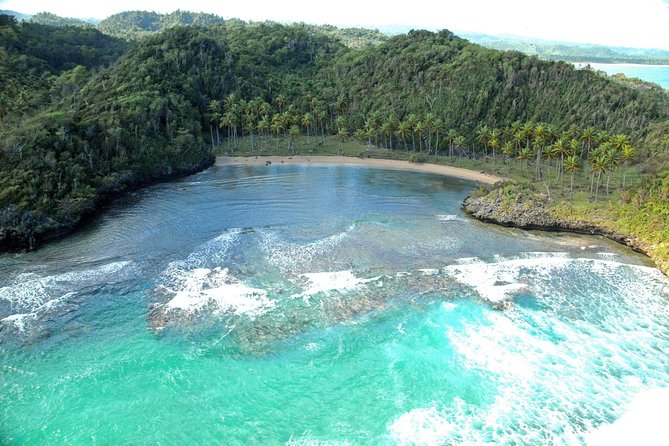 Tour to Montana Redonda (Round Montain) & Costa Esmeralda Beach - Guides can shape the day