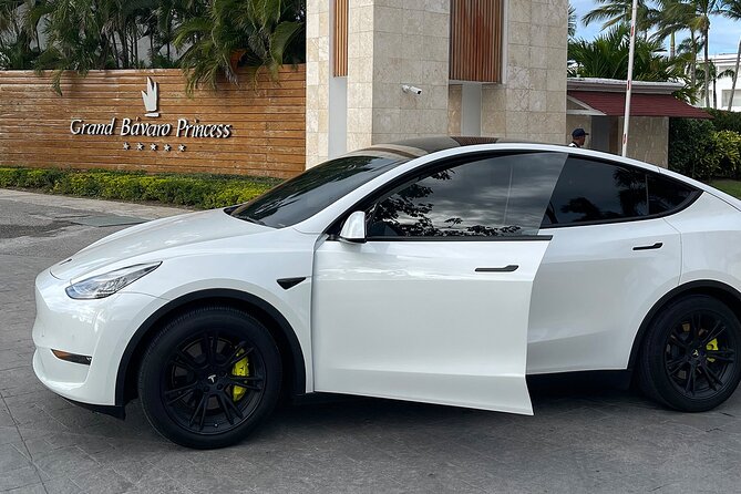 Transfer in Tesla from SDQ Airport to Santo Domingo - Key points to know before booking