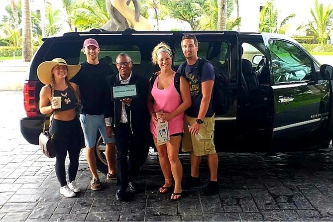 Transfers From Punta Cana Airport (PUJ)<=> To All Place at Uvero Alto Punta Cana - Leaving Punta Cana Airport Without the Taxi Scramble