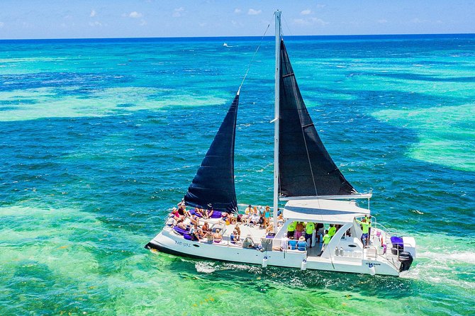 Up to 15 passengers Private Catamaran Sailing from Punta Cana - The Natural Pool stop