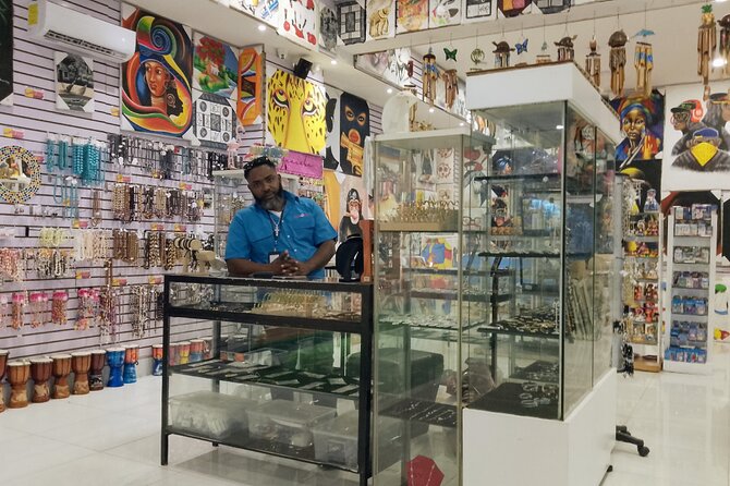 World Mart Souvenirs Store - Free Pick-up / Drop-off - Is the $5 price good value?