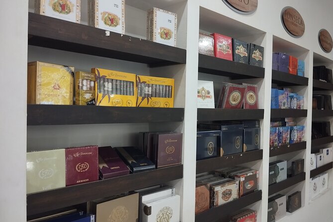 World Mart Souvenirs Store - Guided Tour - The guided walk through jewelry, textiles, wood, and ceramics